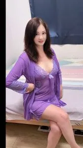性价比高的性感熟女 真实工作室环境 (地点：广东 - 广州)