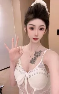 点击查看 广东 - 惠州 惠州19岁兼职小妹芳芳 更多实拍详情