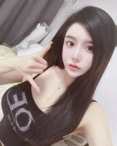 点击查看 浙江 - 杭州 前凸后翘蜜桃臀桃子 更多实拍详情