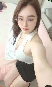 西青巨乳少妇艾艾 真实工作室环境 (地点：天津 - 西青区)