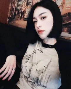 短发气质御姐 现场拍摄照片 (上海 - 长宁区)