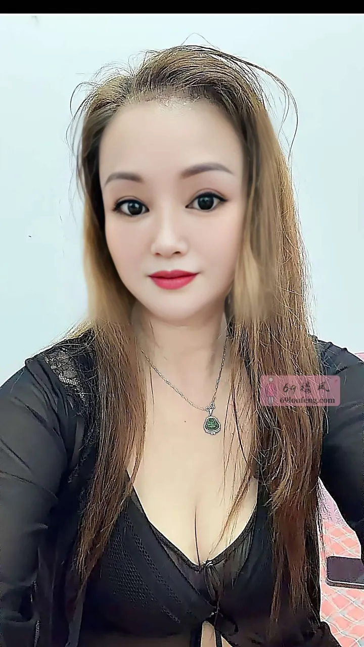 越秀大奶性感骚妇 - 广东-广州 楼凤实拍第2张