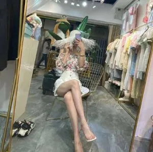 【独家】湖南 - 长沙 老师 雨花潮喷一字马少妇 内部实拍