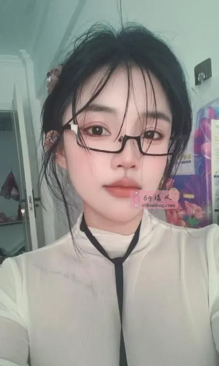 张家港小骚货 - 江苏-苏州 楼凤实拍第3张