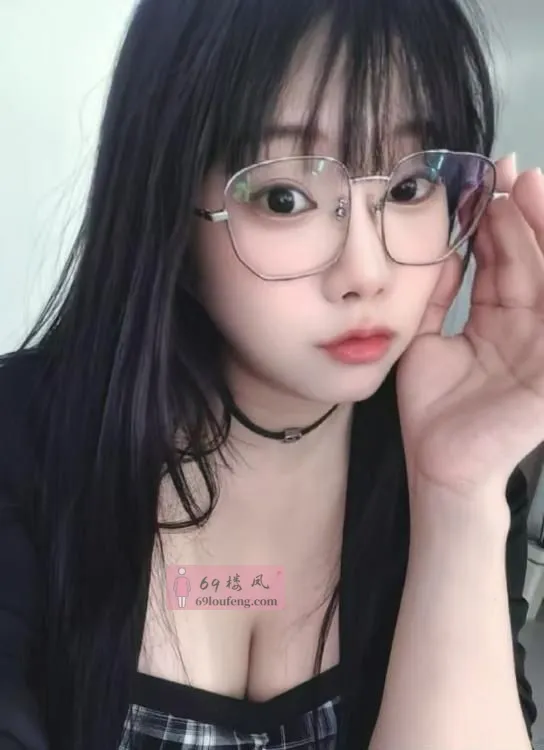 眼镜妹萌萌 - 江苏-无锡 楼凤实拍第1张