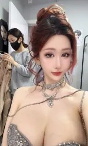 【独家】广东 - 深圳 老师 性感巨乳完美身材善朵 内部实拍