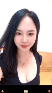 济宁美乳少妇 真实工作室环境 (地点：山东 - 济宁)