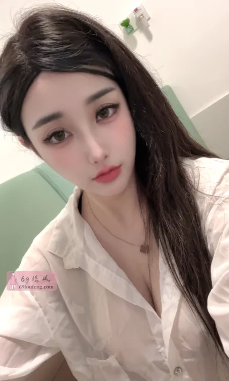 大胸颜值小姐姐 - 上海-闵行区 楼凤实拍第2张