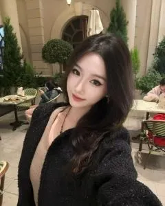 广东 - 深圳 宅男福利推荐：福田酷似名媛姐 实景