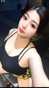 浦口骚臀姐 真实工作室环境 (地点：江苏 - 南京)