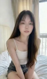 点击查看 广东 - 广州 番禺长腿妹子 更多实拍详情