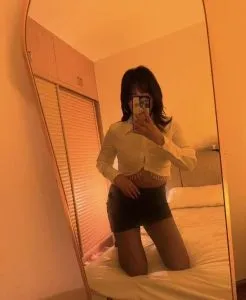 西山区巨乳少妇 真实工作室环境 (地点：云南 - 昆明)