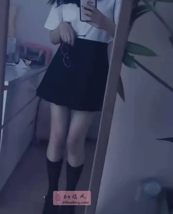 00后气质小妹 - 上海-闵行区 楼凤实拍第2张