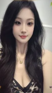 万寿身材还不错的少妇，高跟踩爆蛋蛋！ 江苏 - 南京线下实拍无遮挡