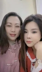 南京双飞母女 真实工作室环境 (地点：江苏 - 南京)