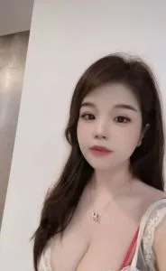 点击查看 广东 - 广州 海珠性感大胸颜值妹子 更多实拍详情