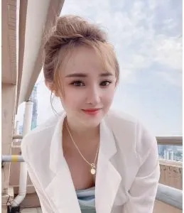广东 - 广州 附近最火老师 真实自做性感迷人小乖 照片墙