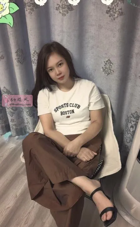 温柔大波巨臀姐 - 江苏-南京 楼凤实拍第1张