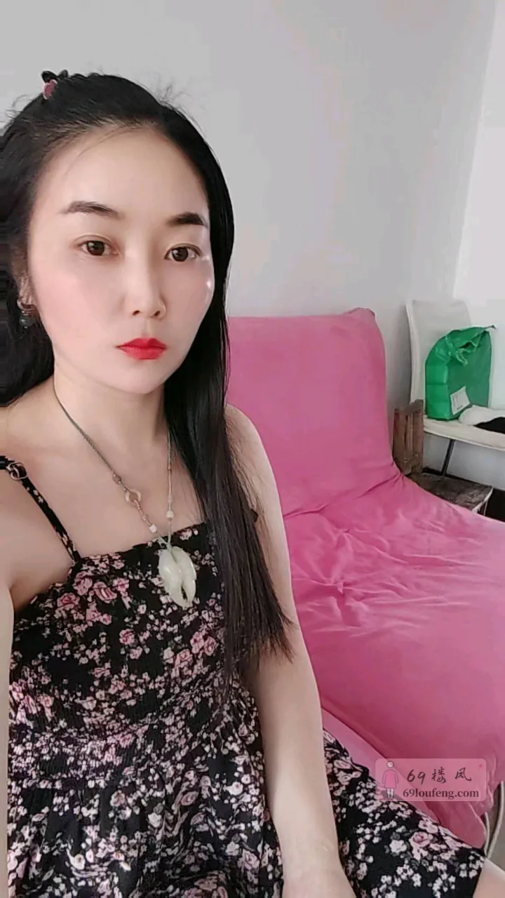 泰州一个兼职的长腿熟女 - 江苏-泰州 楼凤实拍第1张