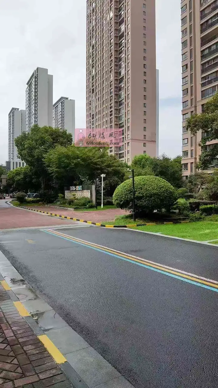 兼职珂珂 - 江苏-常州 楼凤实拍第2张