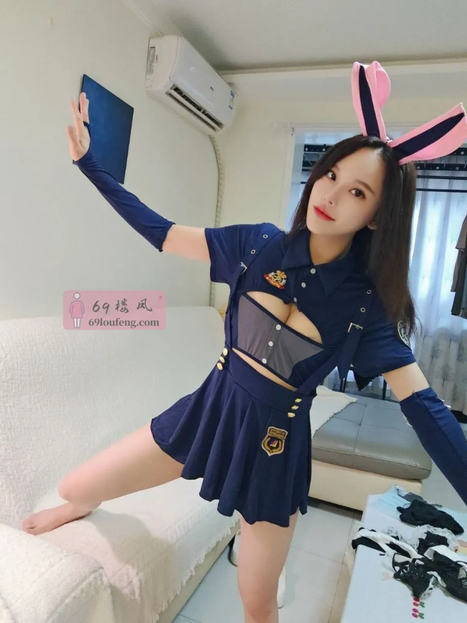 新上香菜兔子警官，coser相当有意思很懂情趣，被铐起来操 - 浙江-杭州 楼凤实拍第1张