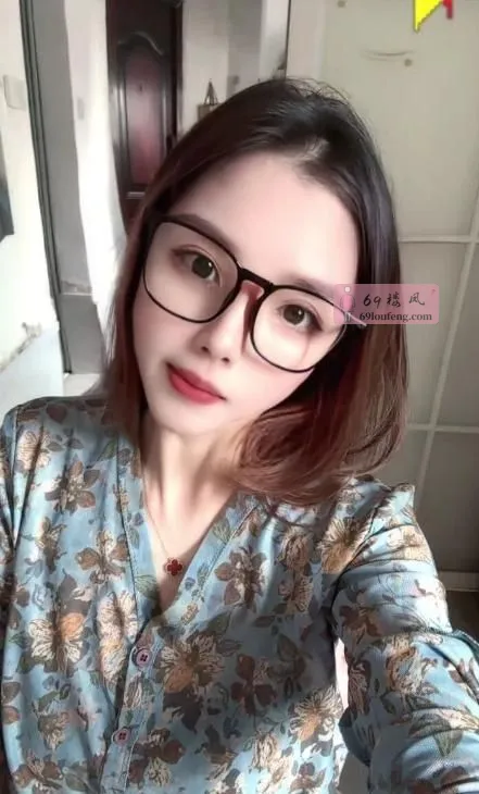 江北风骚眼镜御姐 - 重庆-江北区 楼凤实拍第3张