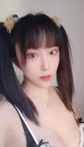 三通欲女鑫鑫 真实工作室环境 (地点：浙江 - 杭州)