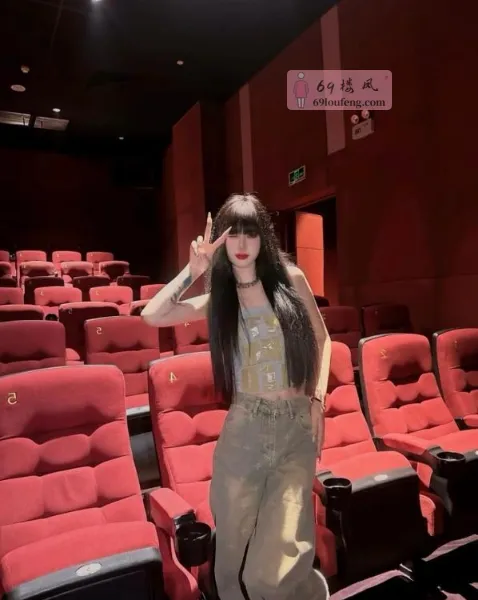 高挑纹身女菜菜 - 广西-南宁 楼凤实拍第2张