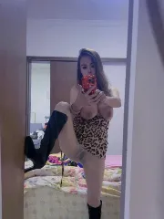 巨乳少妇 玫瑰 现场拍摄照片 (广东 - 深圳)