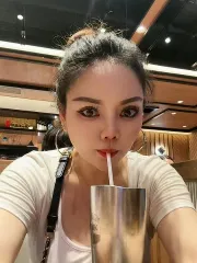 淫荡美少妇瑶瑶 真实工作室环境 (地点：广东 - 深圳)