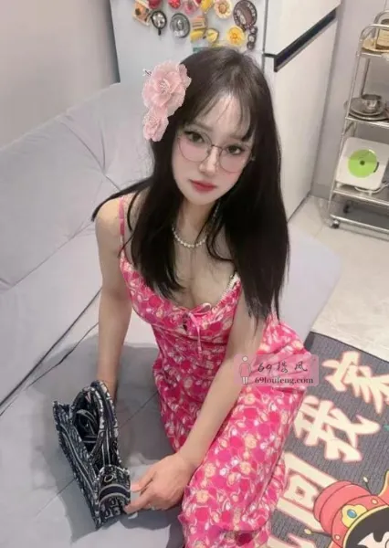 体验黑丝眼镜少妇 - 江苏-南京 楼凤实拍第2张