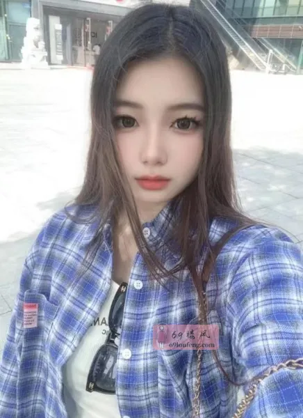 蜜桃臀妹子懒懒 - 广东-广州 楼凤实拍第2张