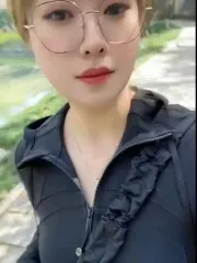 【浙江 - 杭州】风骚眼镜姐 最新实拍图片