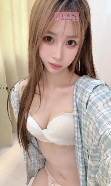 服务系制服多的御姐 - 江苏-无锡 楼凤实拍第1张