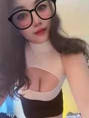 广东 - 深圳 宅男福利推荐：福田大奶颖儿 实景