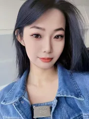 性感短裙美女 真实工作室环境 (地点：上海 - 静安区)