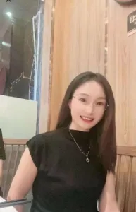 宝安小少妇Andy 真实工作室环境 (地点：广东 - 深圳)