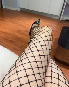 安徽 - 合肥 宅男福利推荐：丝袜艳艳老师 实景