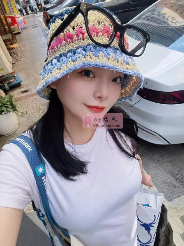 肤白虎牙妹文文 - 广东-深圳 楼凤实拍第2张