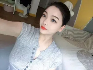 肤白虎牙妹文文 在线预约参考图 - 广东 - 深圳站街快餐