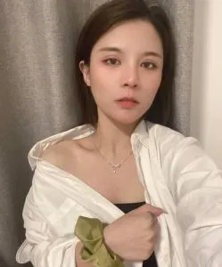 广东 - 广州 资深老司机分享：番禺区御姐反差梓梓 现场图