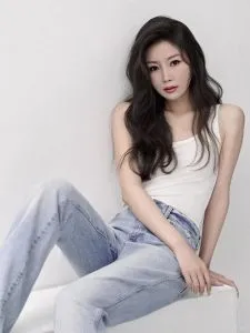 庐阳区三通骚货小姐姐 真实工作室环境 (地点：安徽 - 合肥)