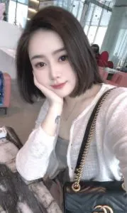 包河区短发小姐姐 真实工作室环境 (地点：安徽 - 合肥)