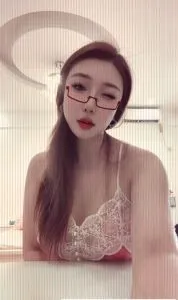 【湖北 - 武汉】汉阳颜值御姐雯宝 最新实拍图片