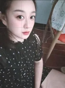 性感丰满型少妇 真实工作室环境 (地点：湖南 - 长沙)