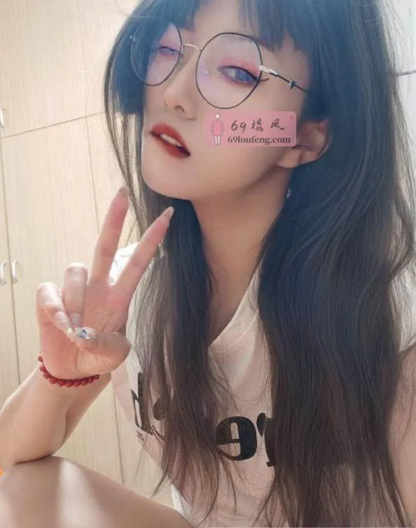 【上城区】反差眼镜妹 - 浙江-杭州 楼凤实拍第1张