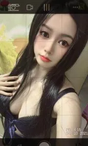 广东 - 深圳高颜值老师水床激情舔嘟嘟实拍