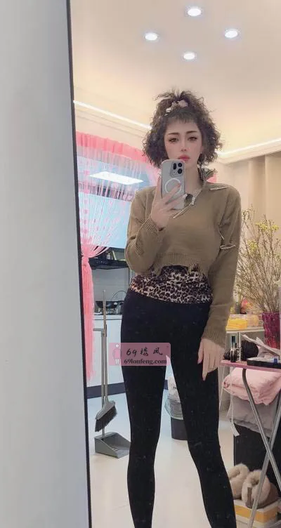 吴中区大长腿骚妇 - 江苏-苏州 楼凤实拍第3张