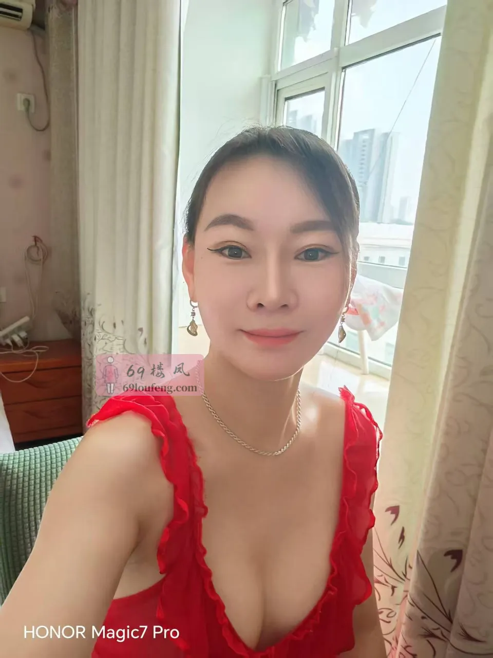 兼职静静 - 江苏-南京 楼凤实拍第1张