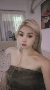 小妖精甜甜 真实工作室环境 (地点：广东 - 广州)